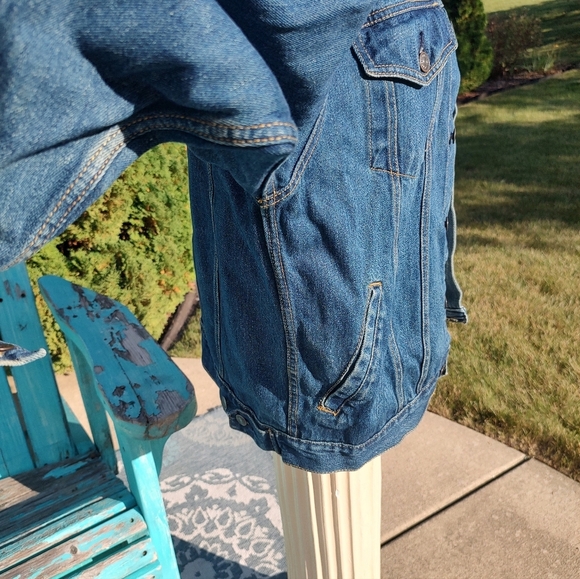 Steve & Barry's Jean Jacket Large Classic Denim Relaxed Fit! - Picture 6 of 7